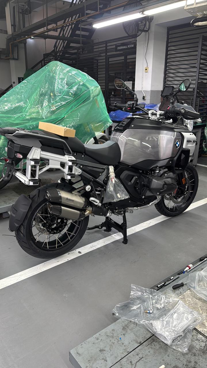 BMW R 1300 GS Adventure Non ASA Triple Black (2024) - Image 2