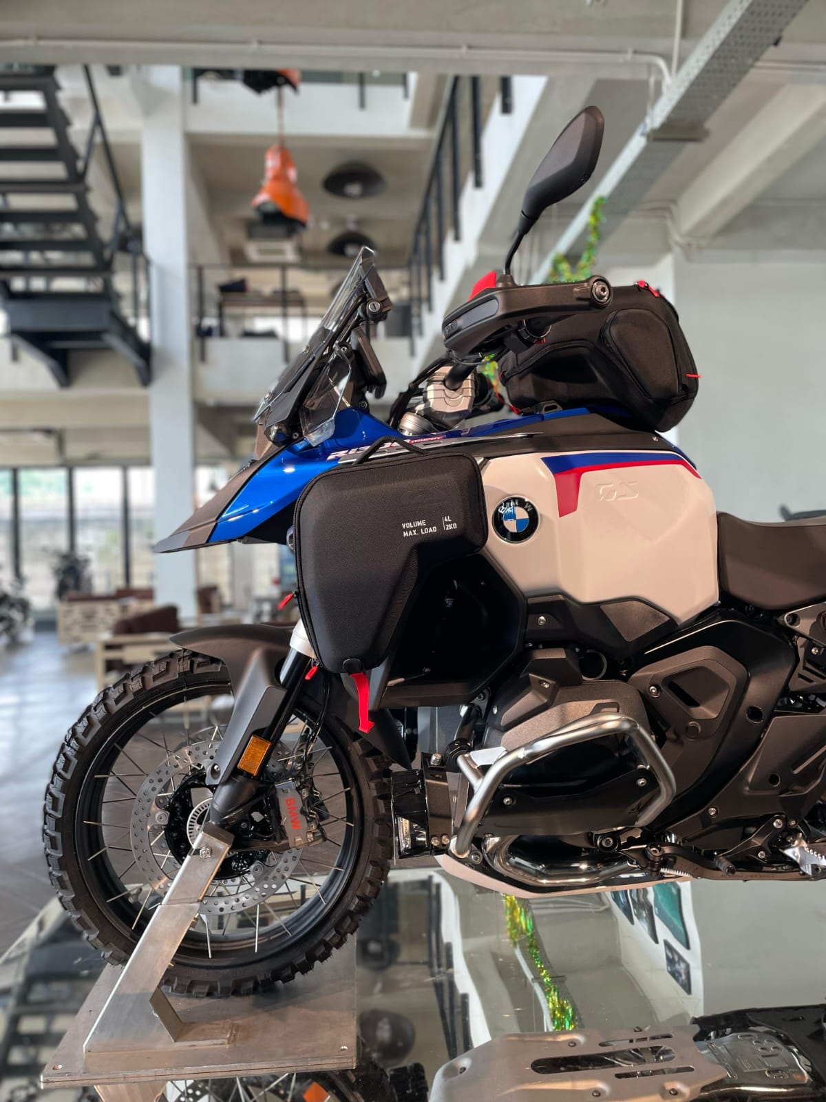BMW R 1300 GS Adventure Non ASA Trophy (2024) - Image 2