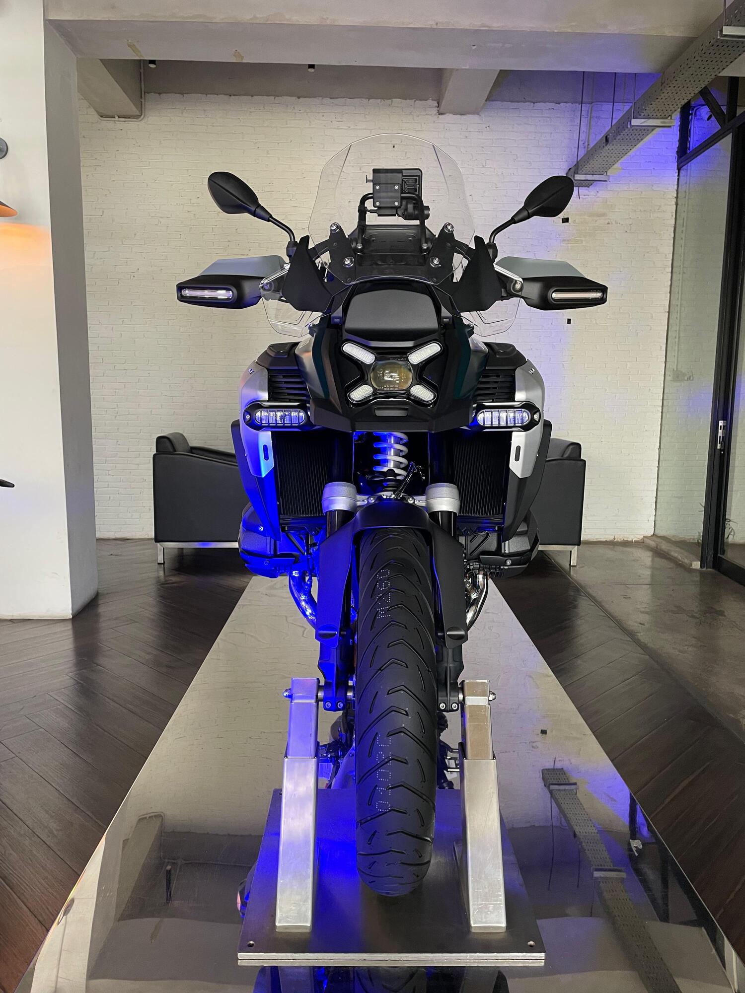 BMW R 1300 GS Adventure with ASA Option 719 (2024) - Image 2