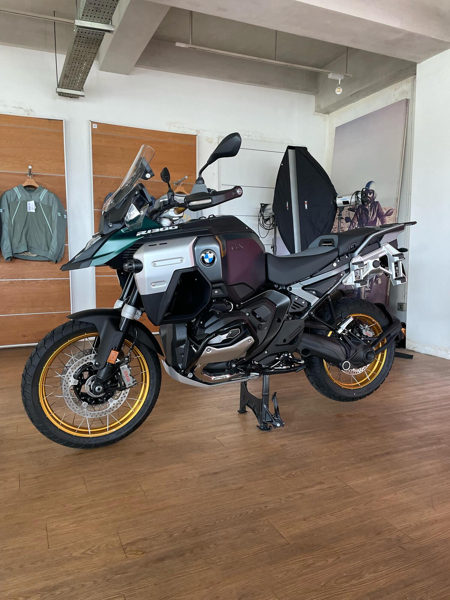 BMW R 1300 GS Adventure with ASA Option 719 (2024) - Image 4