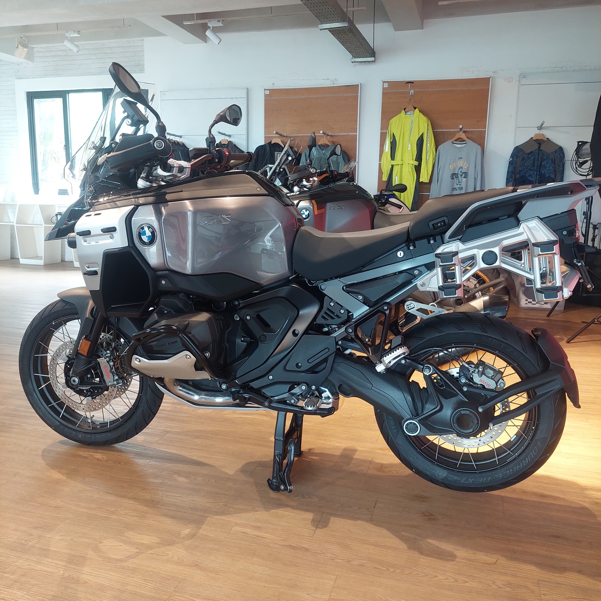BMW R 1300 GS Adventure with ASA Triple Black (2024) - Image 3