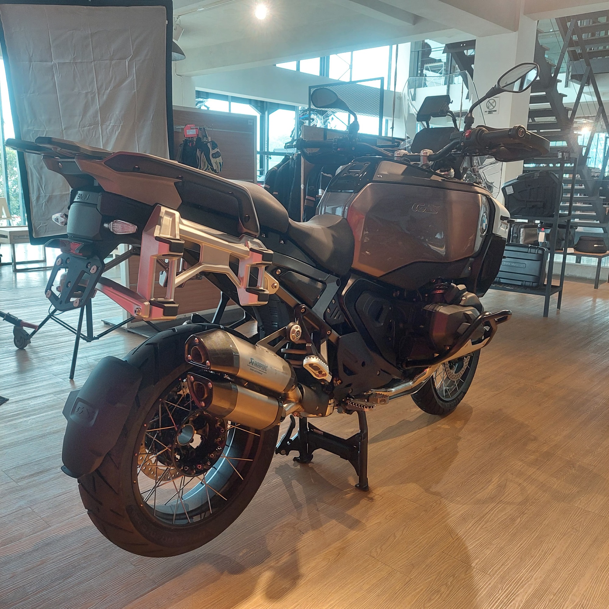 BMW R 1300 GS Adventure with ASA Triple Black (2024) - Image 4