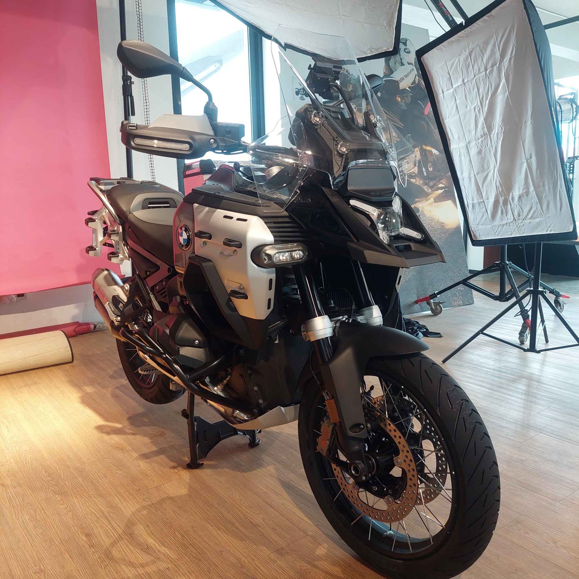 BMW R 1300 GS Adventure with ASA Triple Black (2024) - Image 5