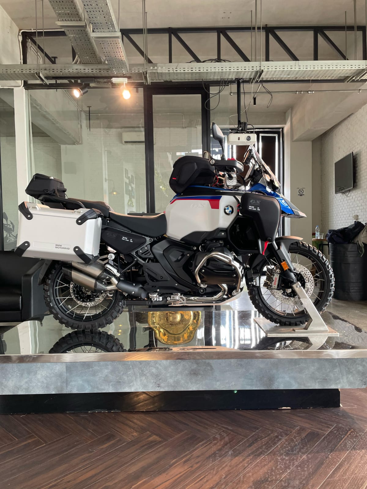 BMW R 1300 GS Adventure with ASA Trophy (2024) - Image 3