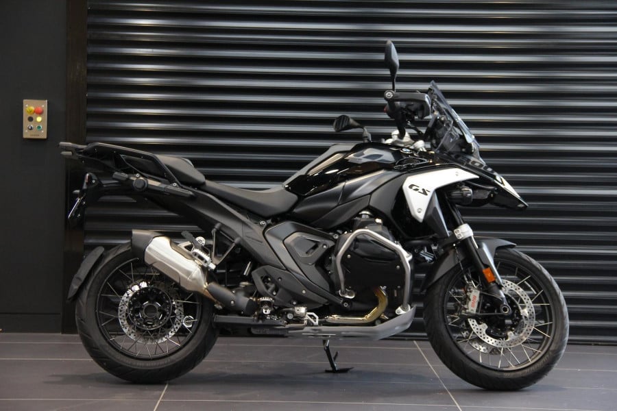BMW R 1300 GS Triple Black (2024) - Stealth Adventure Motorcycle - Image 2