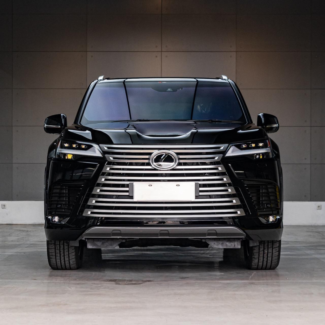 Lexus LX 600 (2024) - Flagship Luxury SUV - Image 2